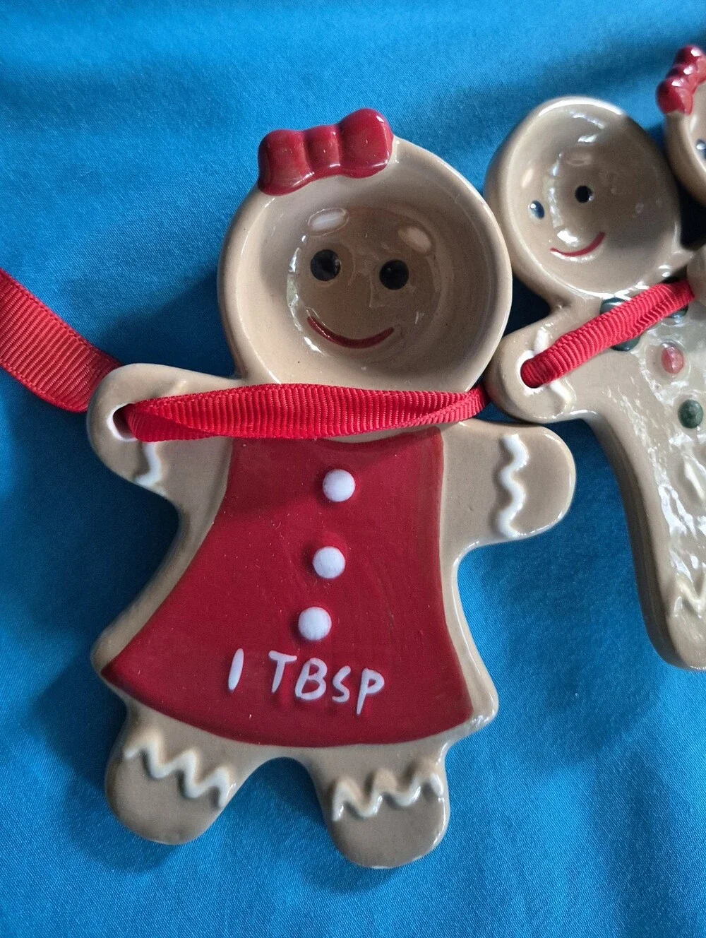 Festive Gingerbread Measuring Spoon Set - Red